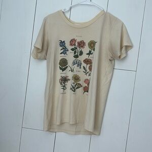 Flower tee medium